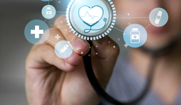 رفع مشکل بزرگی سینه در مردان در بهترین کلینیک‌های تهران